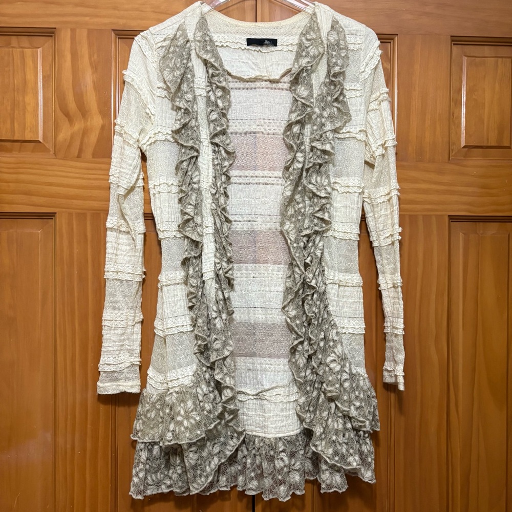 Ryu Cream and Tan Ruffled Cardigan